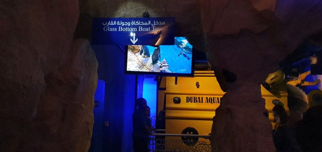 Glass Bottom Boat Ride – Explorer Experience at The Dubai Aquarium